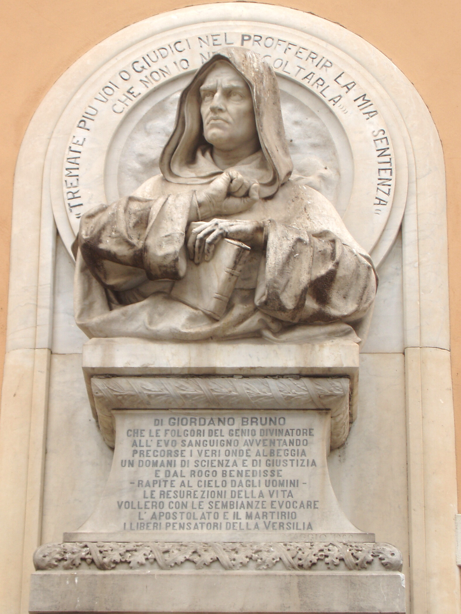 A Giordano Bruno Pietrasanta